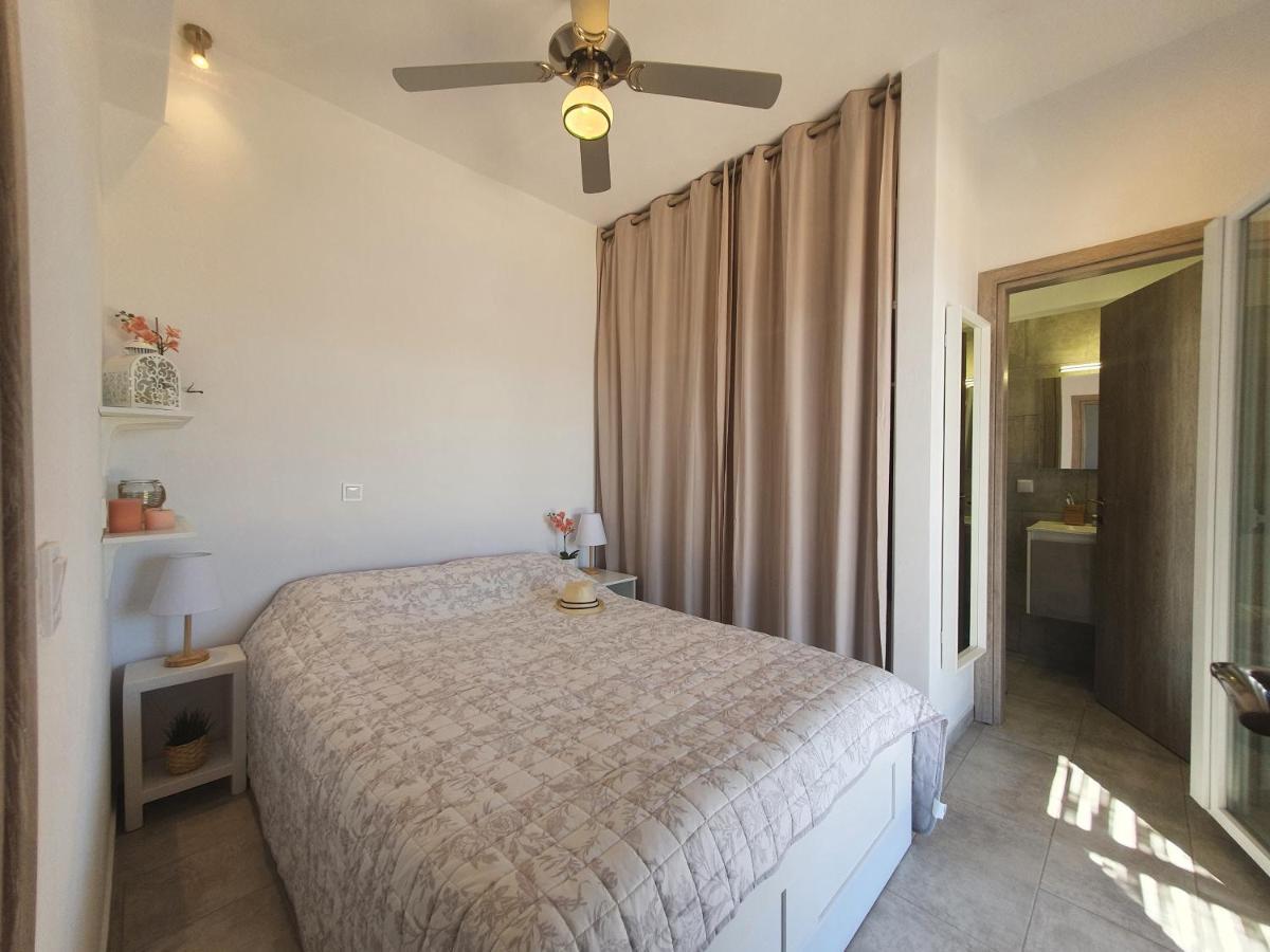 Fanni's Blue Apartment Agios Georgios  Екстериор снимка